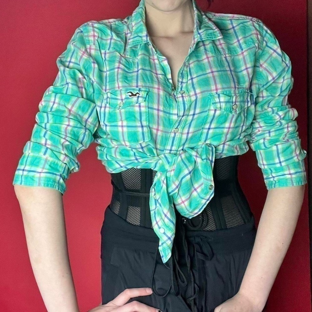 Bright teal / turquoise plaid button up top 💙💚